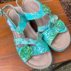 New never worn fun green leather sandal L’ARTISTE SIZE 40